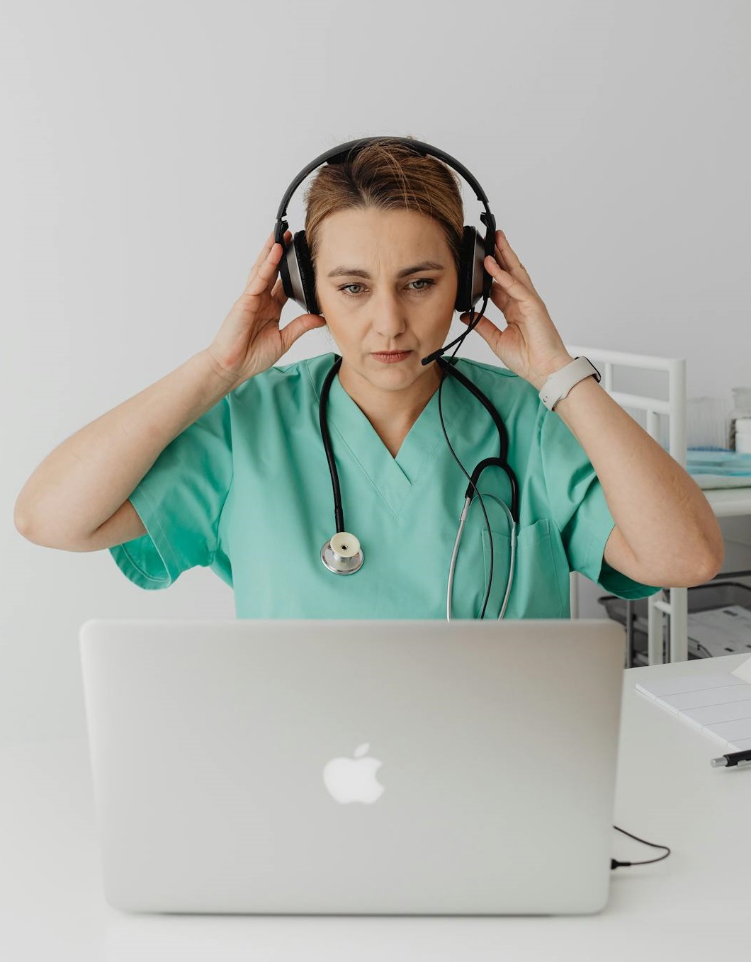 pexels karol g shrtd